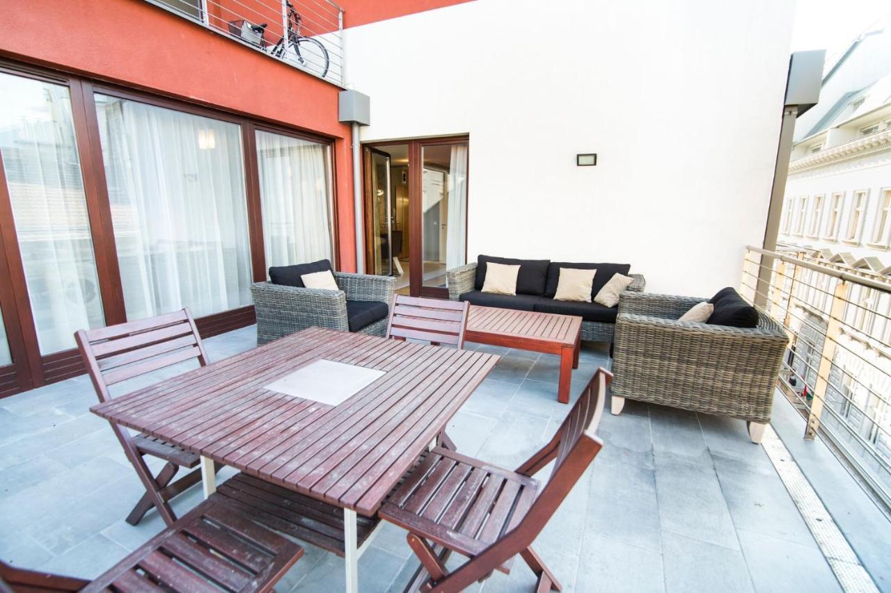 Apartamento Paulay Free Parking Luxury Design Apartman With Terazze Budapest Exterior foto